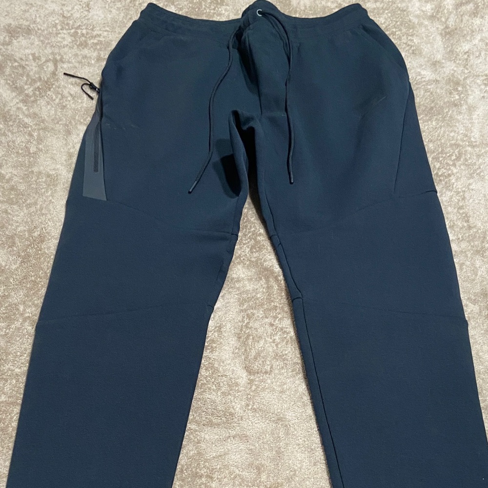 Nike Men's Dark Blue Joggers